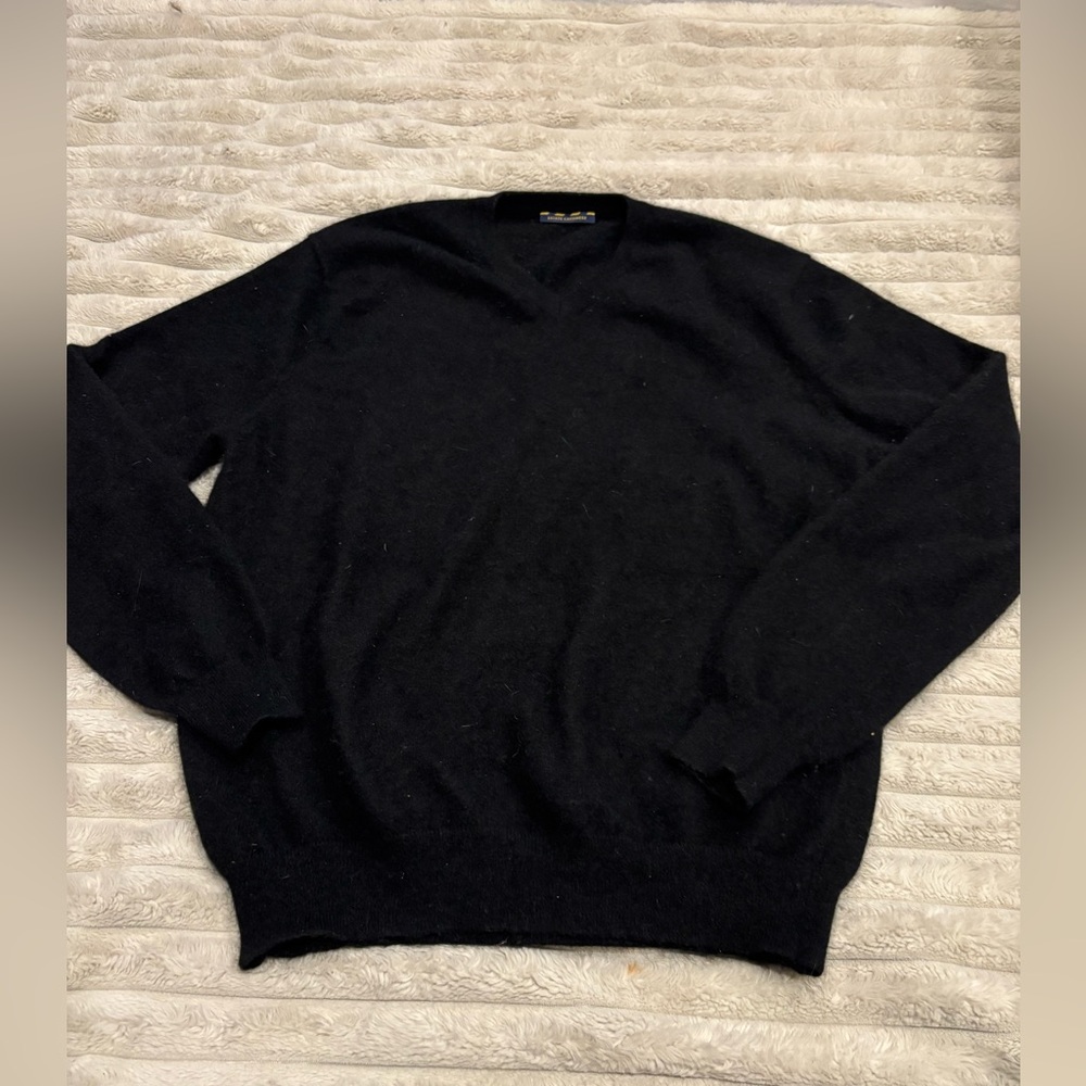 Men's Black V-Neck Sweater 100 percent cashmere sweater